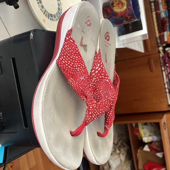 Cloudstepper Clarks Red Flip Flop Sandal Size 9 - Picture 2 of 6